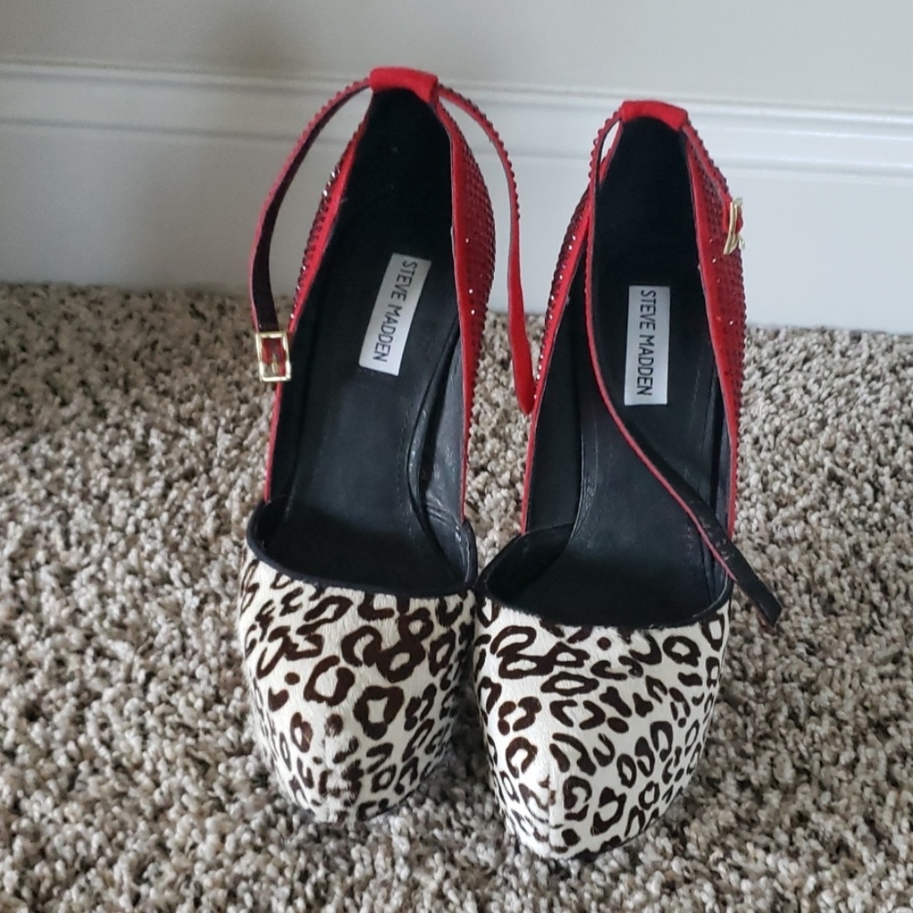 Steve Madden pumps